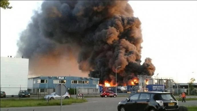 Als je brandblussers verkoopt, open dan met vuur